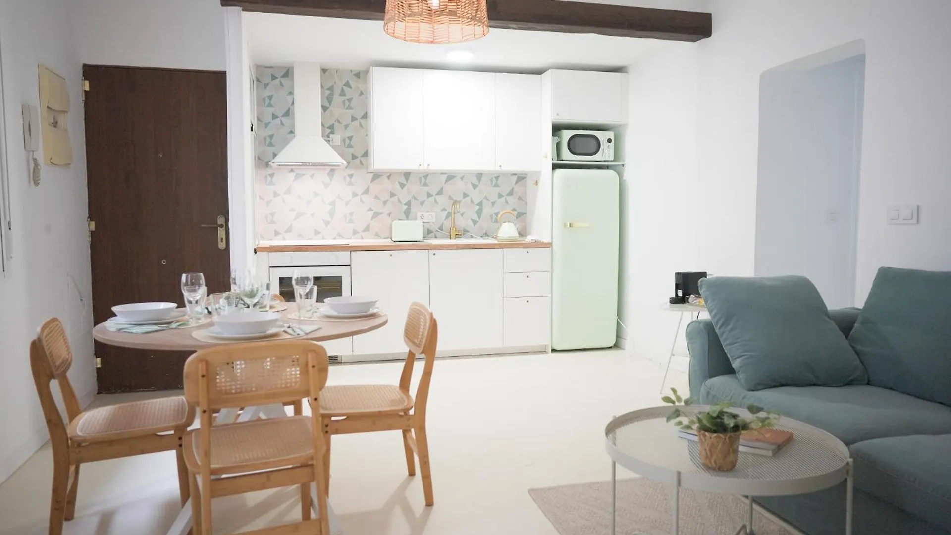Apartamento Centrico La Merced - Free Parking & Free Gym Málaga Apartman