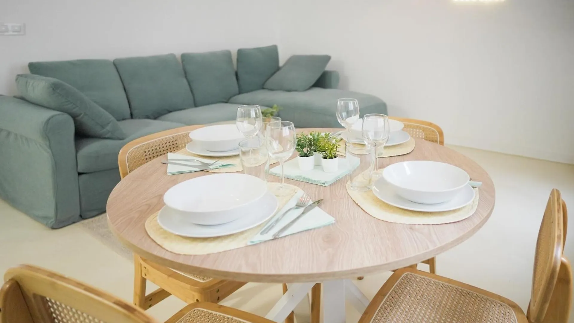 Apartamento Centrico La Merced - Free Parking & Free Gym Málaga Apartman