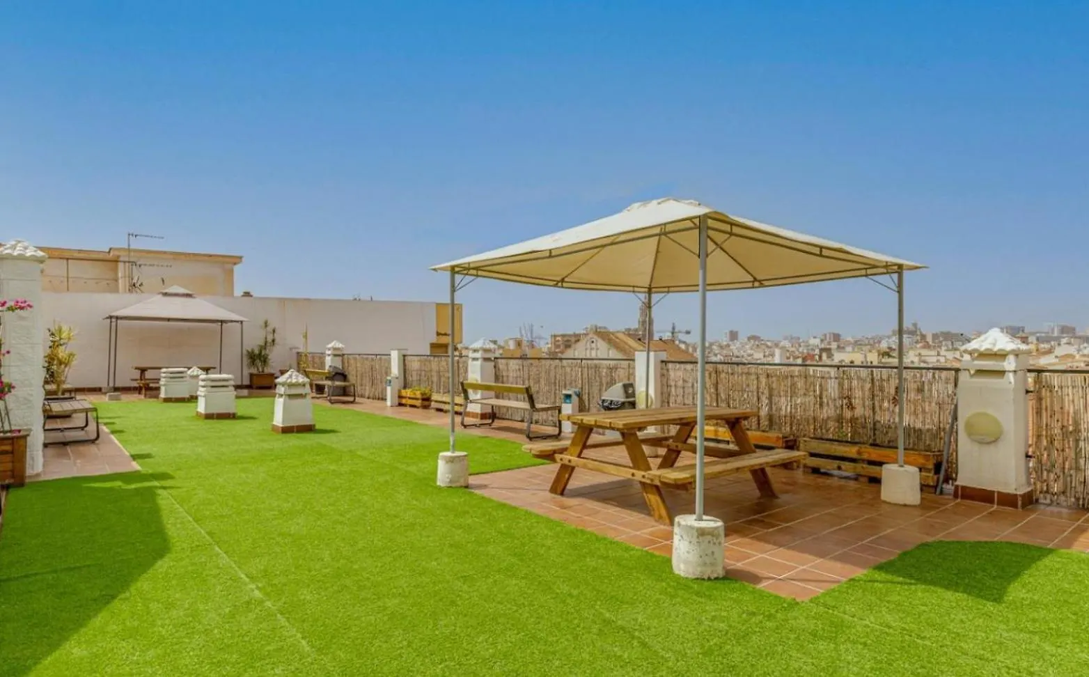 Apartamento Centrico La Merced - Free Parking & Free Gym Málaga Apartman